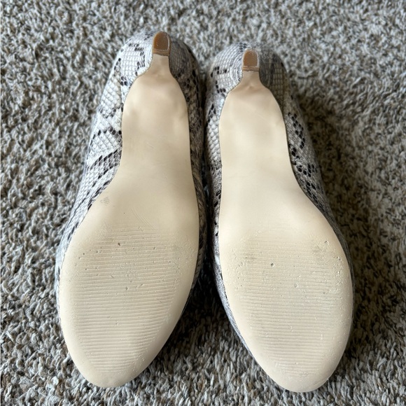 Just Fab Marlena Snakeskin Tan 3 Inch Pumps - Picture 6 of 11